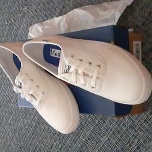 NEW! KEDS Champion Leather Oxford Sneakers Cushioned Footbed White Size 7.5